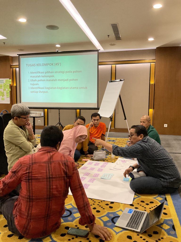 Suasana Pengerjaan Tugas Workshop