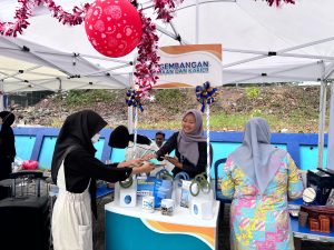 Sikapi Kondisi Pencemaran Udara, PLGSDGs Bagikan Masker Gratis di Kampus UIN STS Jambi