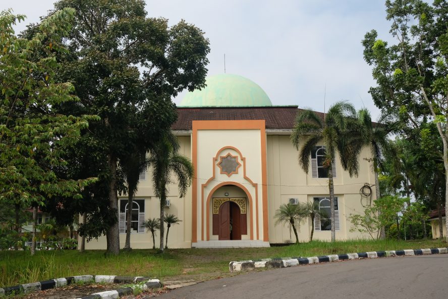 Masjid Kosmopolitan: Merawat Mikrokosmos Kerukunan, Lingkungan Hidup, dan Masyarakat Berdaya di Kampus UIN STS Jambi