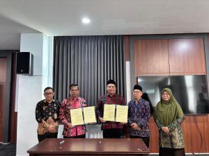 Menuju Kolaborasi Pengelolaan Sampah, Pusat Lingkungan Hidup dan SDGs melalui LPPM UIN STS Jambi Tandatangani PKS dengan DLH Muaro Jambi 